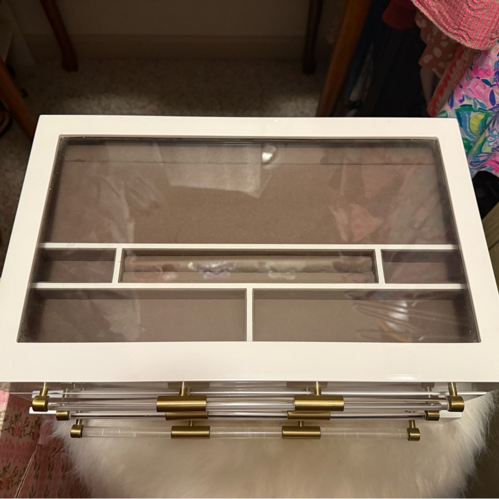 Kendra Scott Jewelry Box